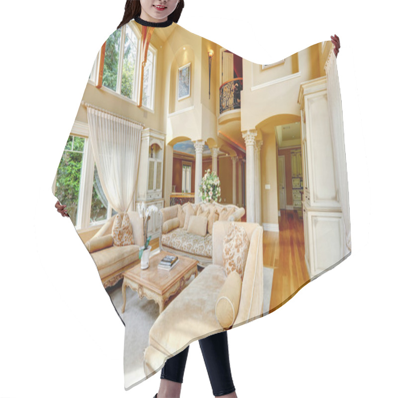 Personality  Luxury House Interior. Living Room Hair Cutting Cape