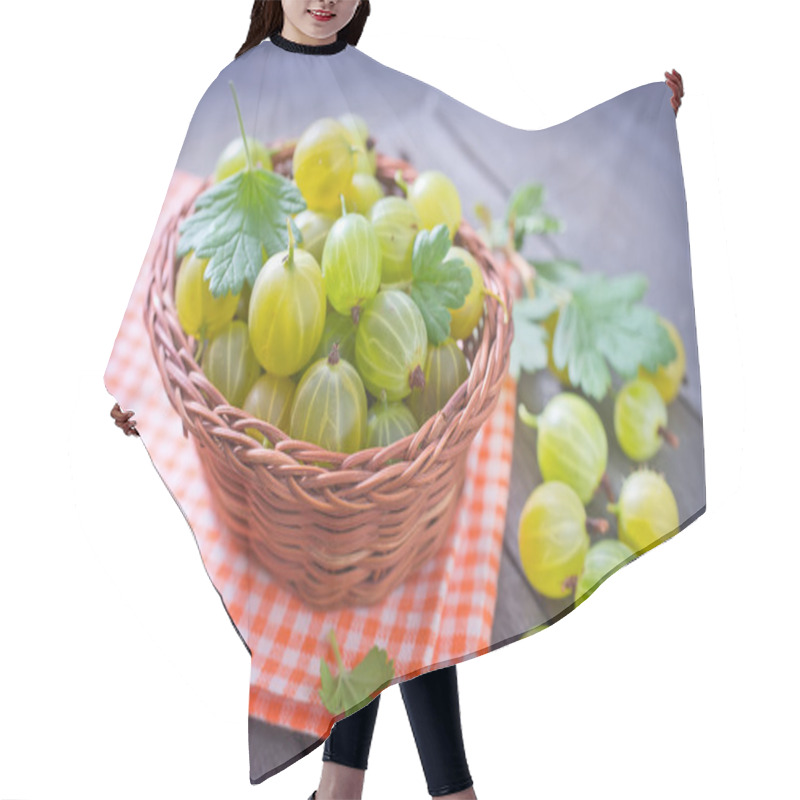 Personality  Gooseberry In Basket Hair Cutting Cape