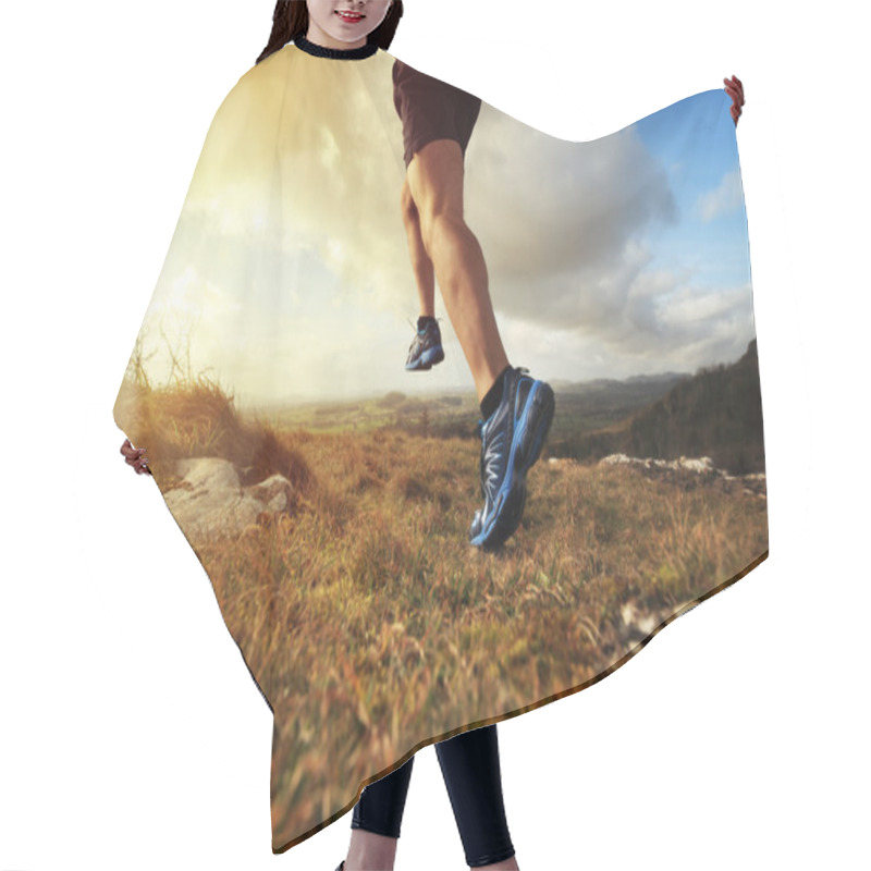 Personality  Healthy Running Man Hair Cutting Cape