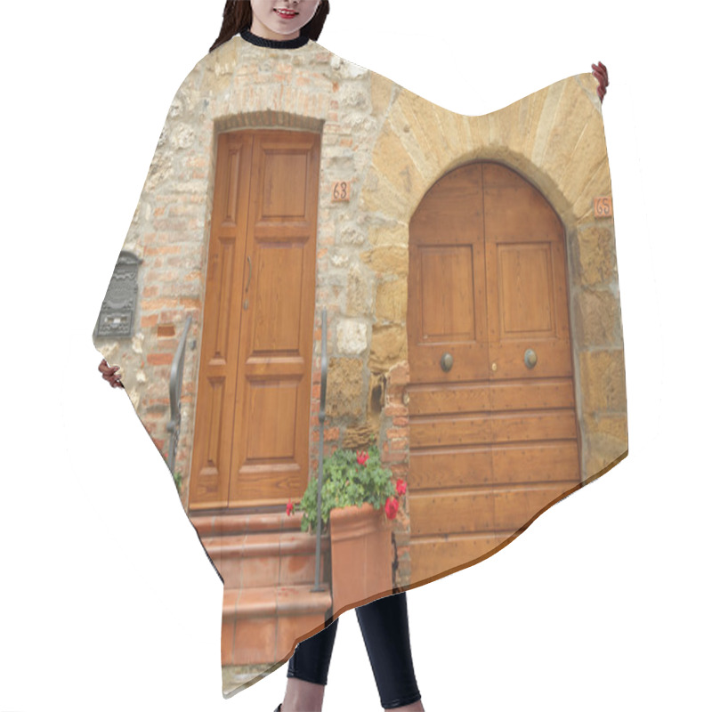 Personality  Front Wall To House Hair Cutting Cape