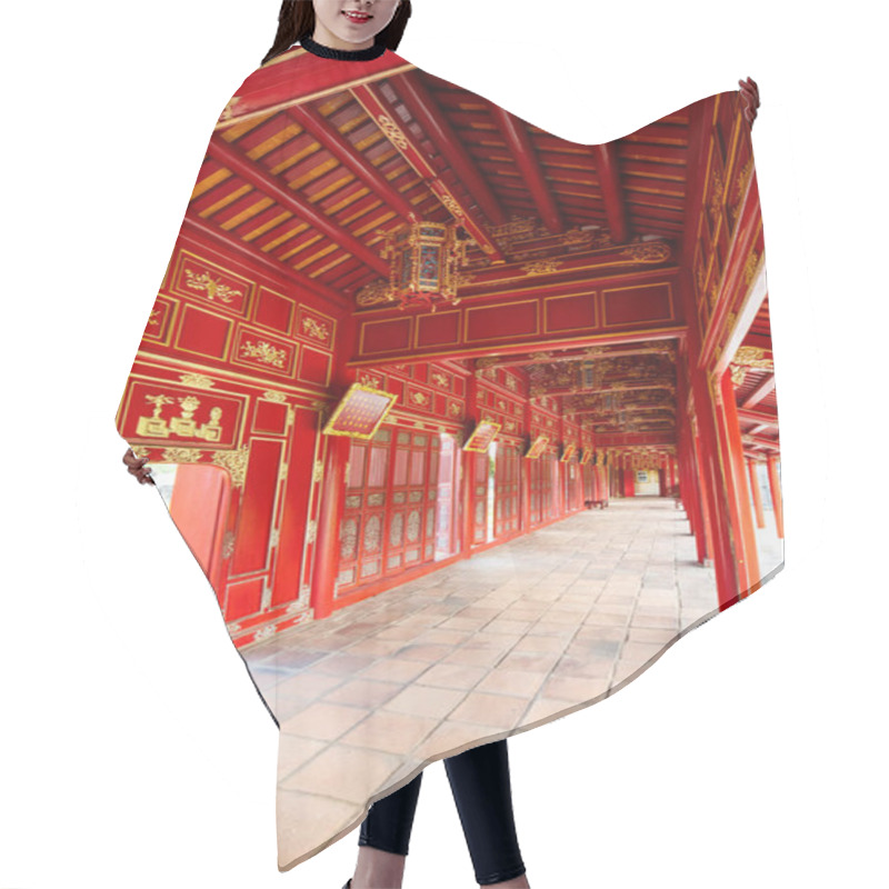 Personality  Hue Imperial Citadel Hair Cutting Cape