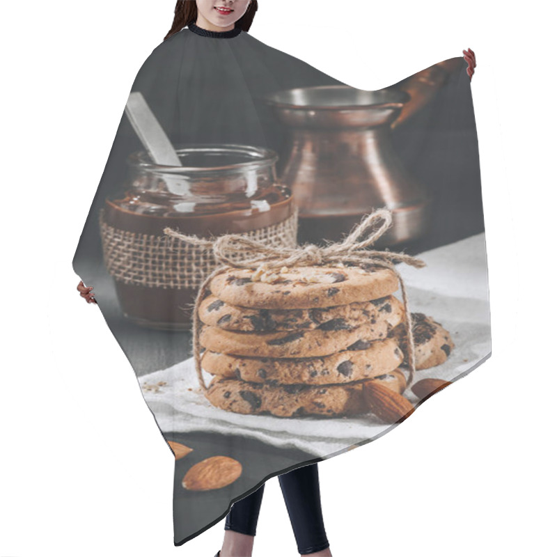 Personality  Close-up Shot Of Chocolate-chip Cookies Tied With Thread Hair Cutting Cape