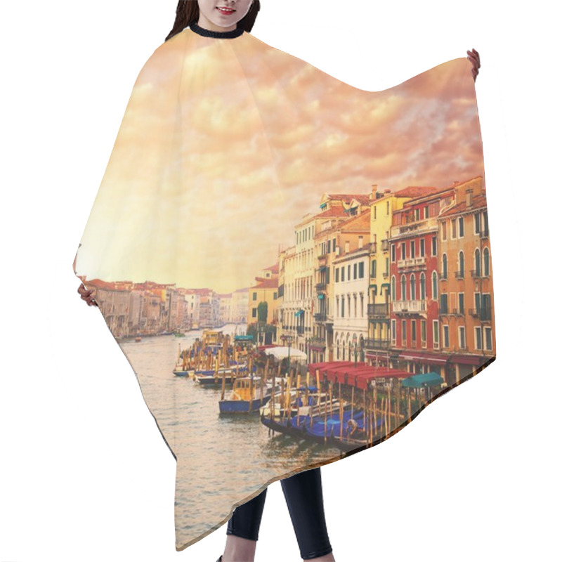 Personality  Beautiful Venice Canal View Hair Cutting Cape