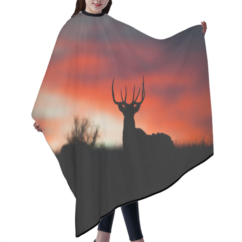 Personality  Elk Silhouette Hair Cutting Cape