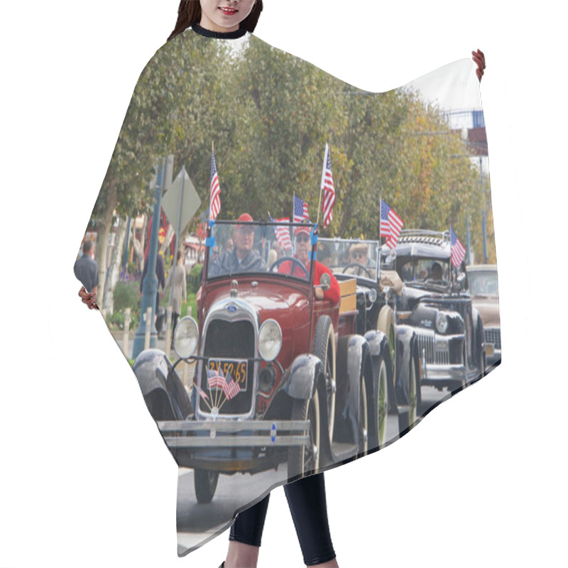 Personality  San Francisco, CA - November 12, 2017: Unidentified Participants Honor The Service And Sacrifice Of Our Armed Forces Downtown San Francisco Participating In The 97th Annual Veterans' Day Parade Hair Cutting Cape