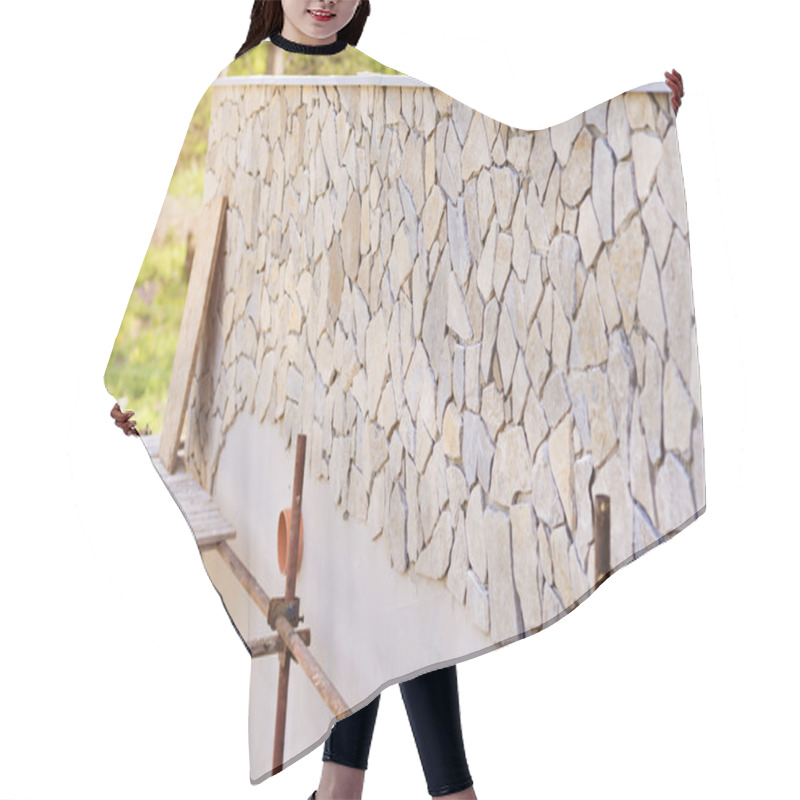 Personality  Unfinished Stone Wall Hair Cutting Cape