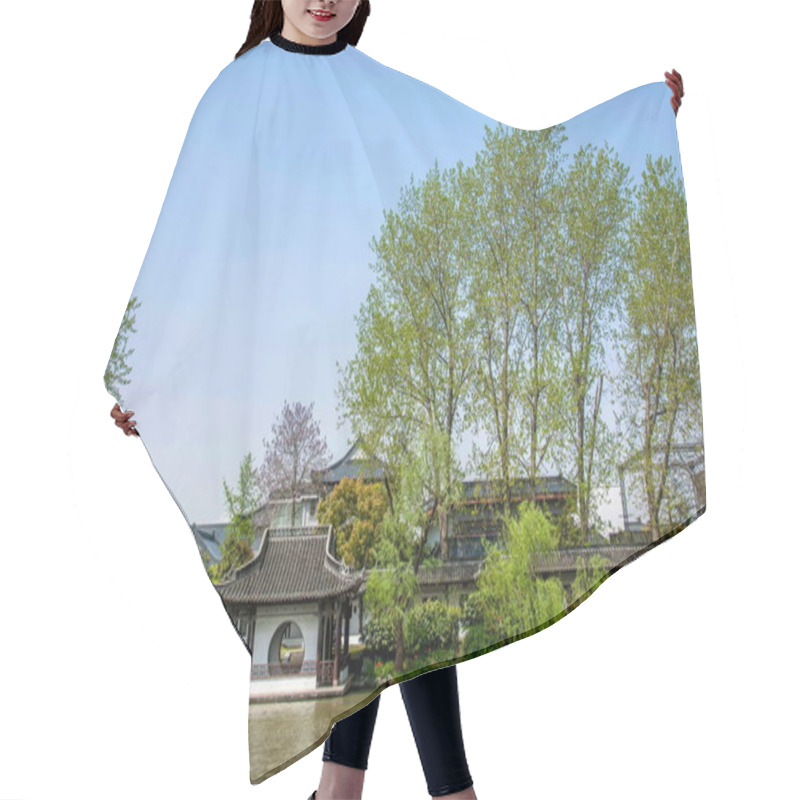 Personality  Yangzhou Slender West Lake Garden Architecture Hair Cutting Cape