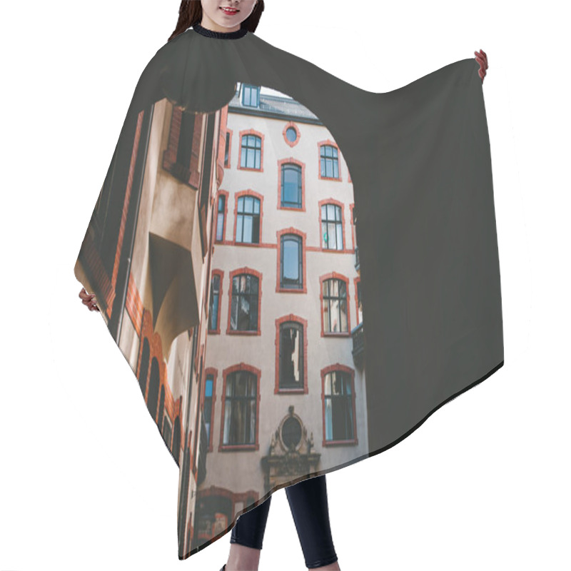 Personality  Arch Hair Cutting Cape