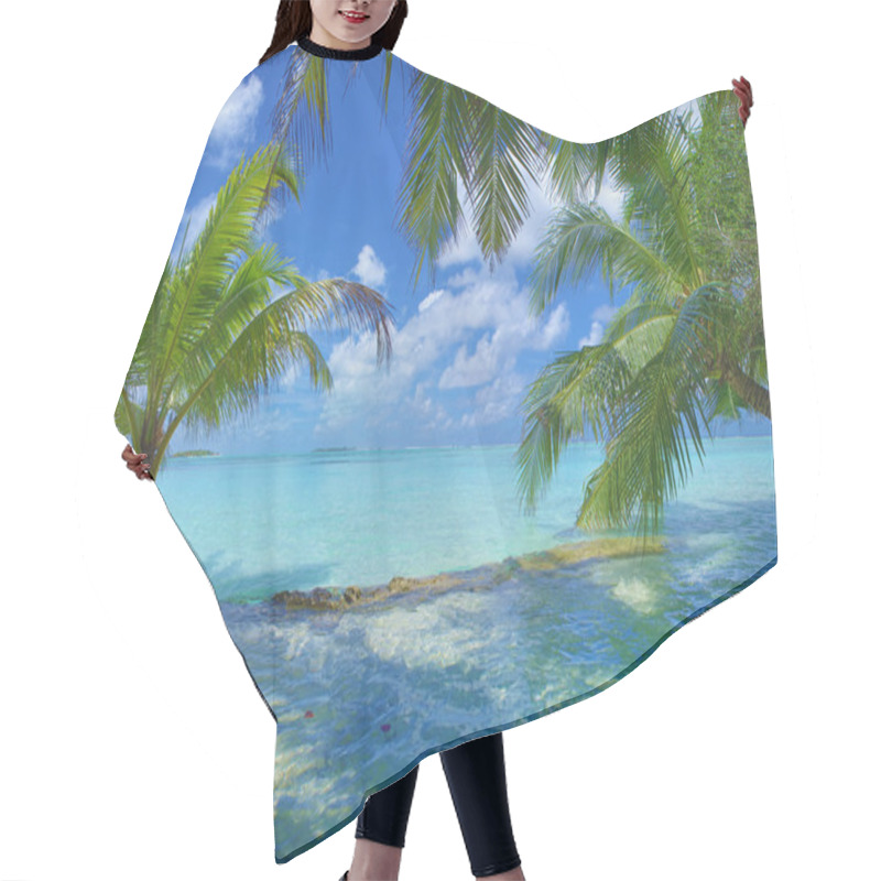 Personality  Maldives With Palm, Sand And Ocean Hair Cutting Cape