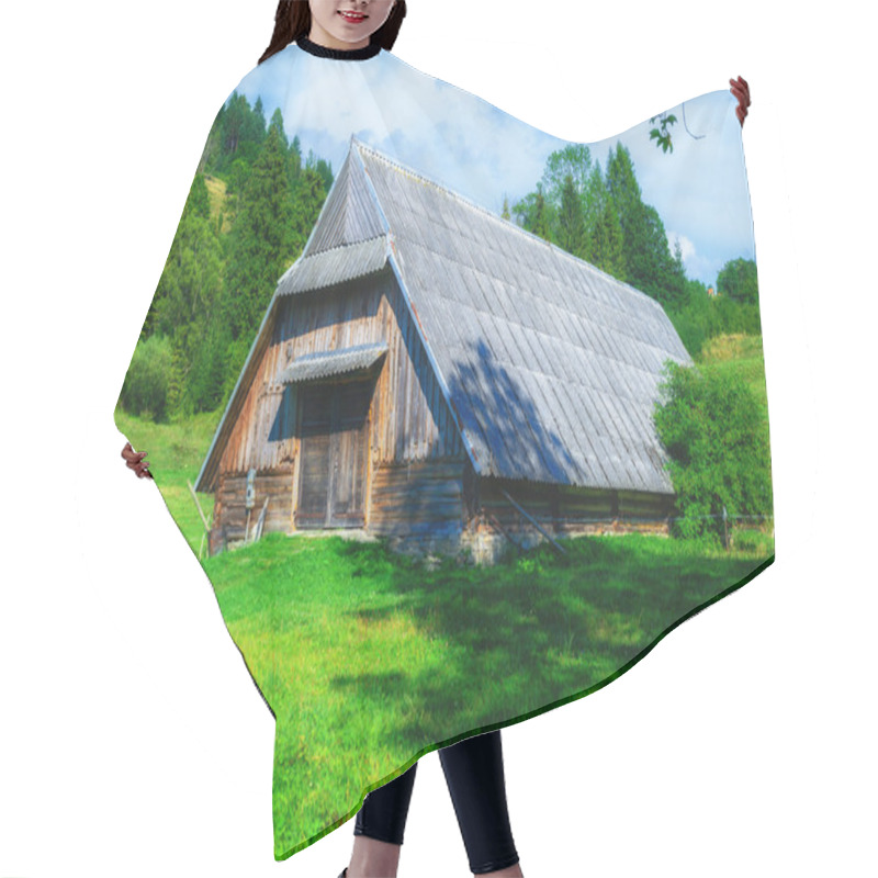 Personality  Old Wooden Barn Hair Cutting Cape