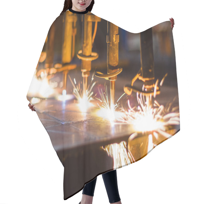 Personality  CNC LPG Cutting With Sparks Close Up Hair Cutting Cape