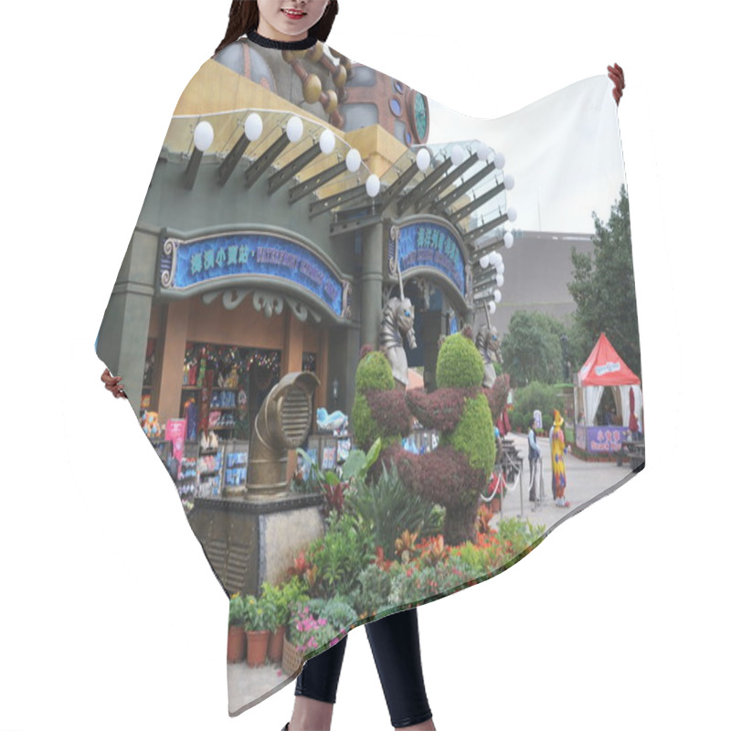 Personality  Ocean Park In Hong Kong Hair Cutting Cape