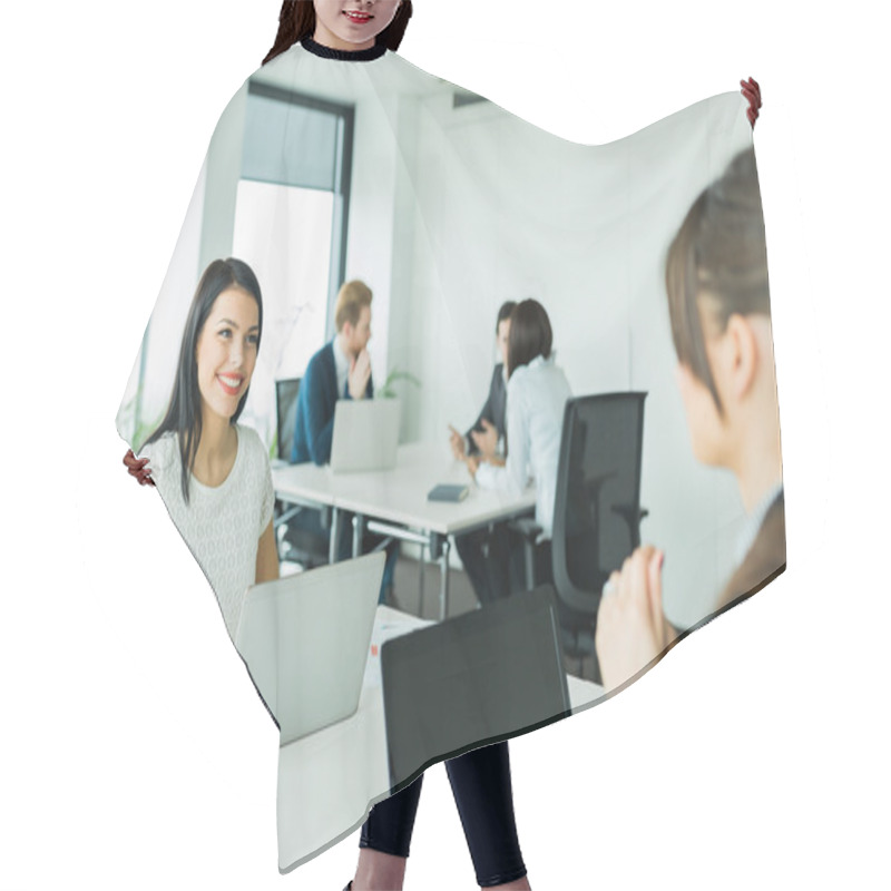 Personality  Businesswomen Exchanging Thoughts In A Office Hair Cutting Cape