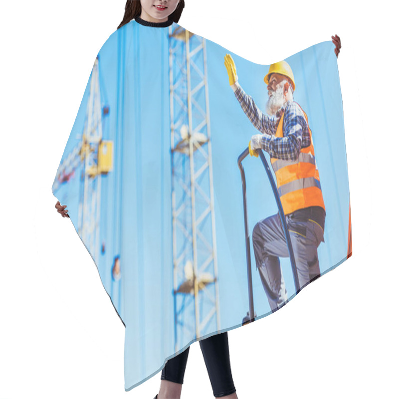 Personality  Construction Worker On Top Of Excavator Cabin Hair Cutting Cape