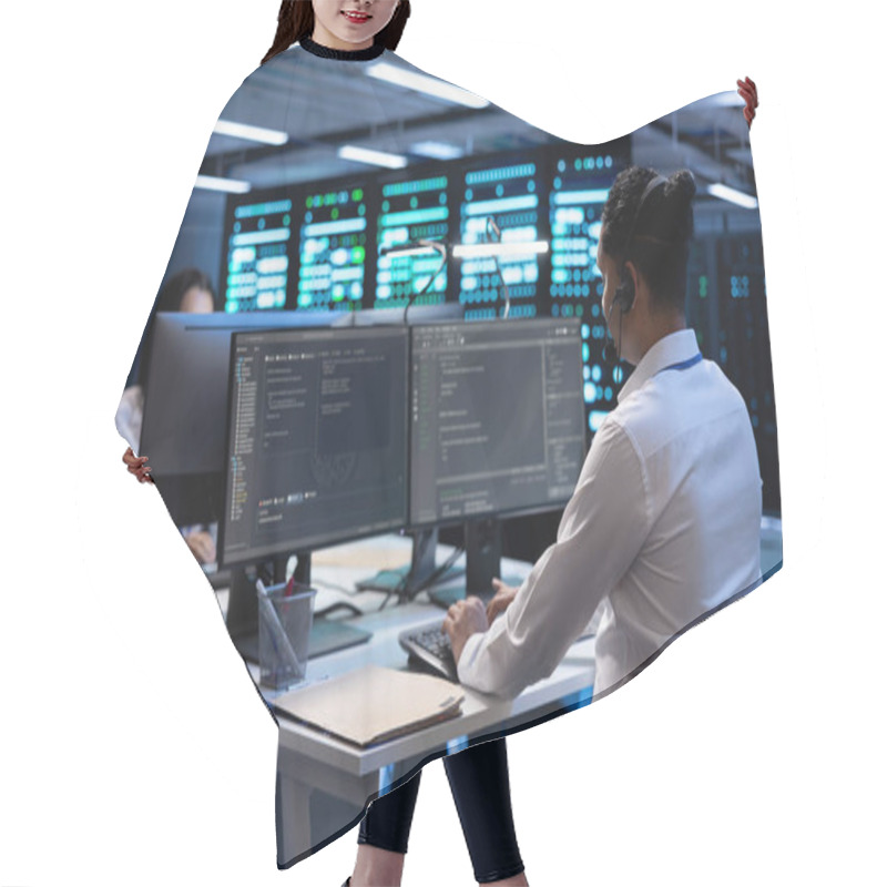 Personality  System Administrator Monitoring And Optimizing Data Center Performance And Capacity Using Computer. IT Specialist Troubleshooting Mainframes To Ensure Optimal Performance And Minimize Downtime Hair Cutting Cape