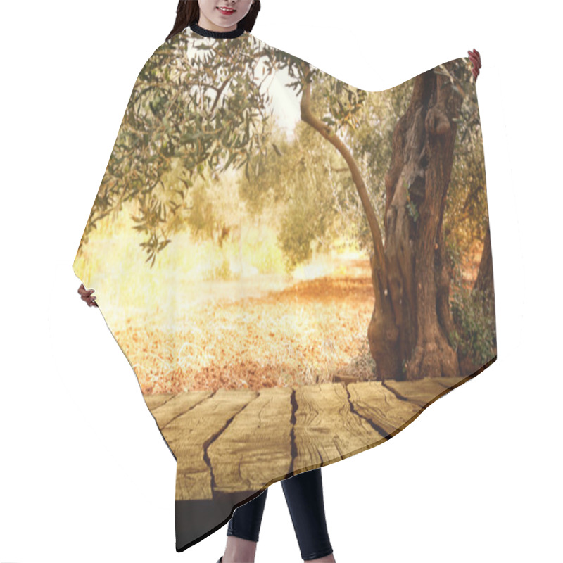 Personality  Wooden Table With Olive Tree Hair Cutting Cape