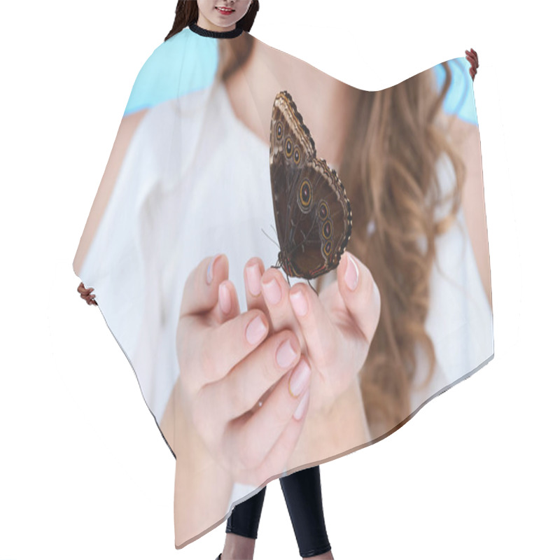 Personality  Cropped Shot Of Woman Holding Beautiful Butterfly Hair Cutting Cape