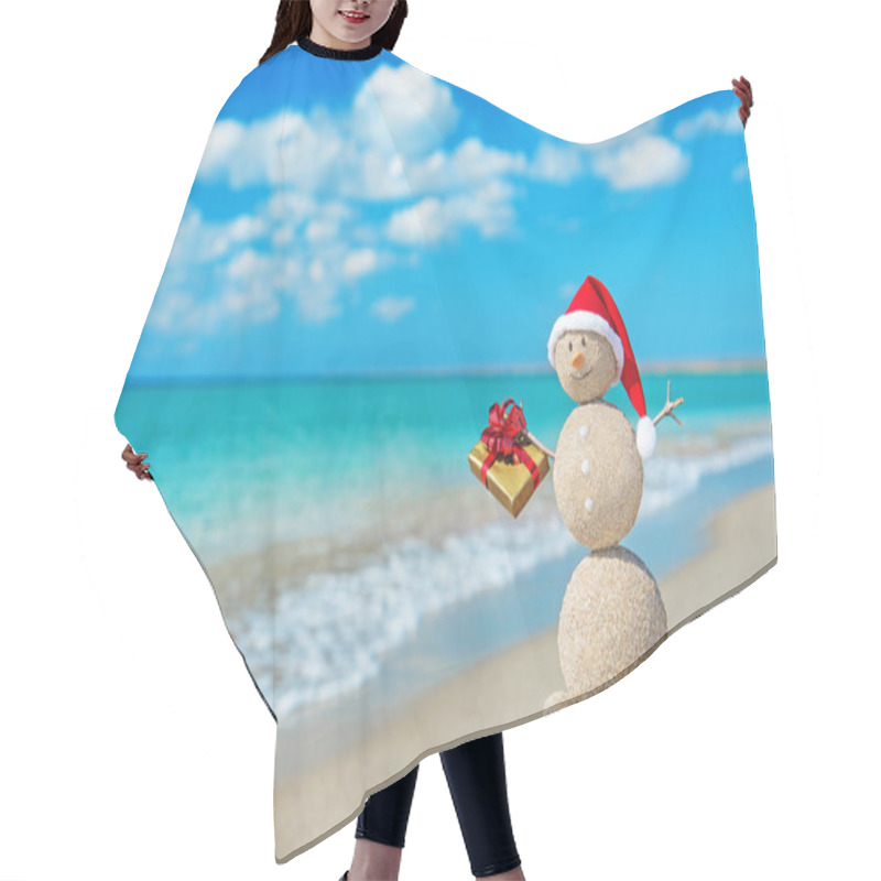 Personality  Smiley Sandy Snowman At Beach In Christmas Hat Hair Cutting Cape