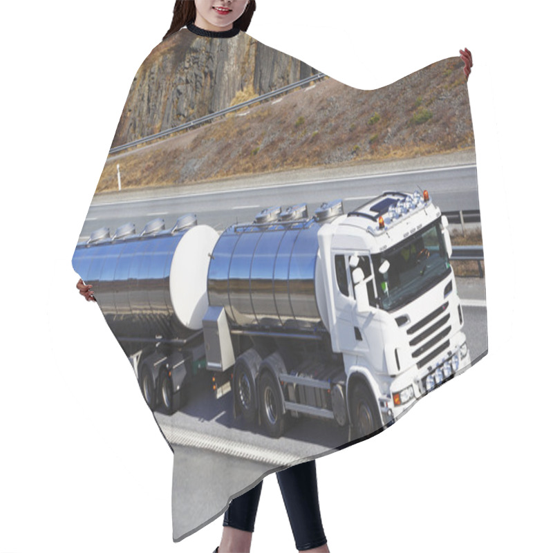 Personality  Fuel Truck On The Move Hair Cutting Cape