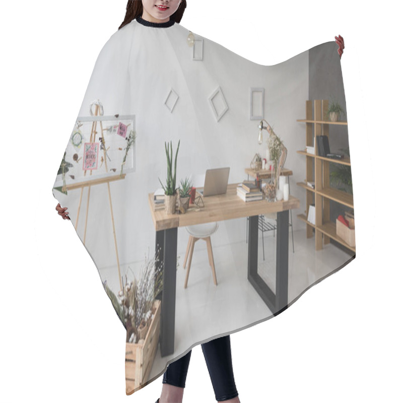 Personality  Florist Workplace In Office  Hair Cutting Cape