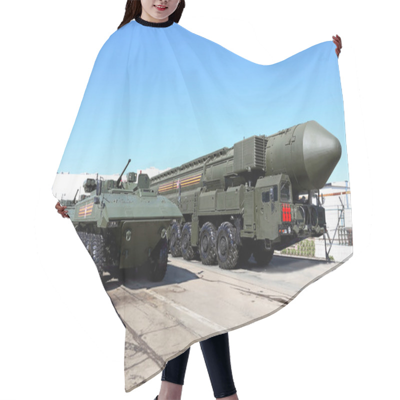 Personality  Military Convoy Hair Cutting Cape