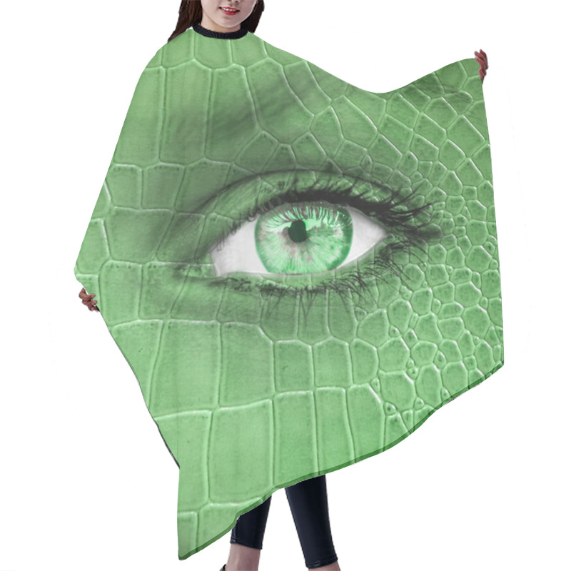 Personality  Human Face With Dragon Skin Texture Hair Cutting Cape