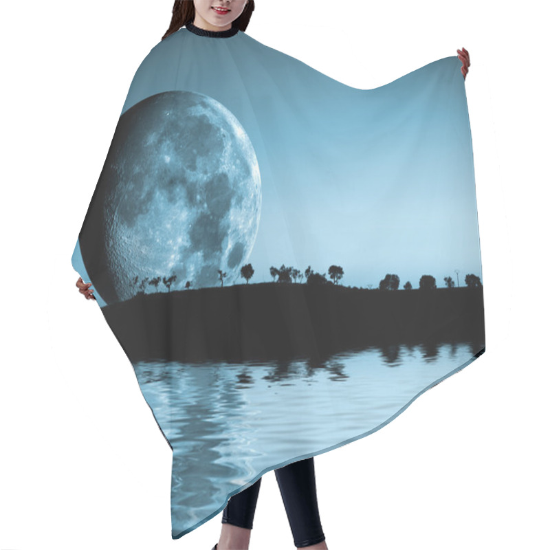 Personality  Full Moon Landscape Hair Cutting Cape