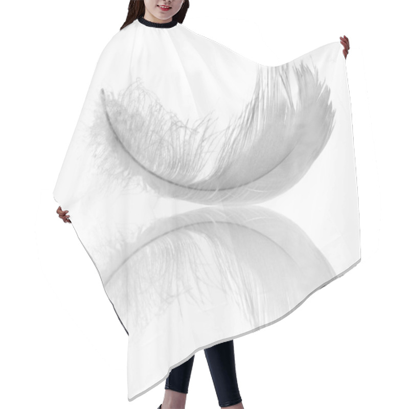 Personality  White Feather Reflection Hair Cutting Cape