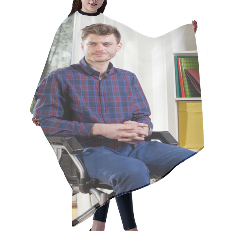 Personality  Disabled Man On Wheelchair Hair Cutting Cape