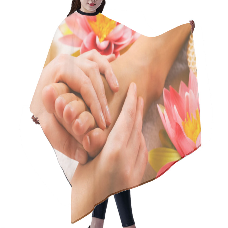 Personality  Woman Enjoying A Feet Hair Cutting Cape