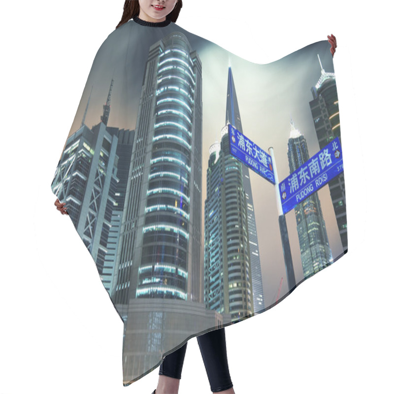 Personality  Shanghai Urban Construction Background Scenery Signs Night Scene Hair Cutting Cape