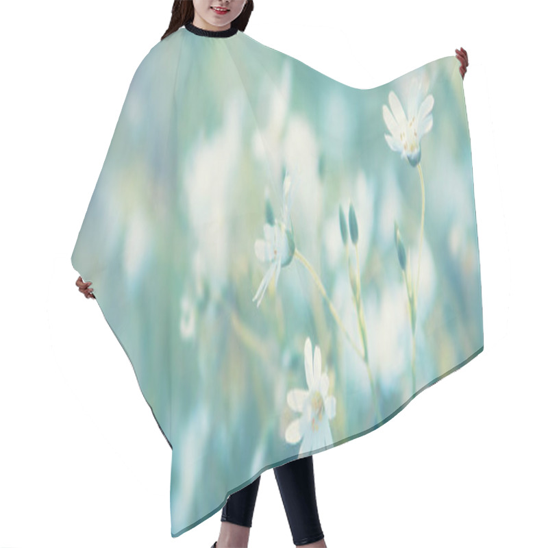 Personality  Close View Of White Wildflowers On Blurred Natural Background Hair Cutting Cape