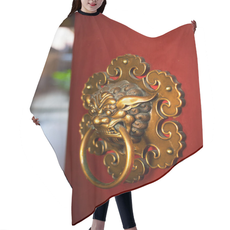 Personality  Doorknob Of The Buddhist Temple Hair Cutting Cape