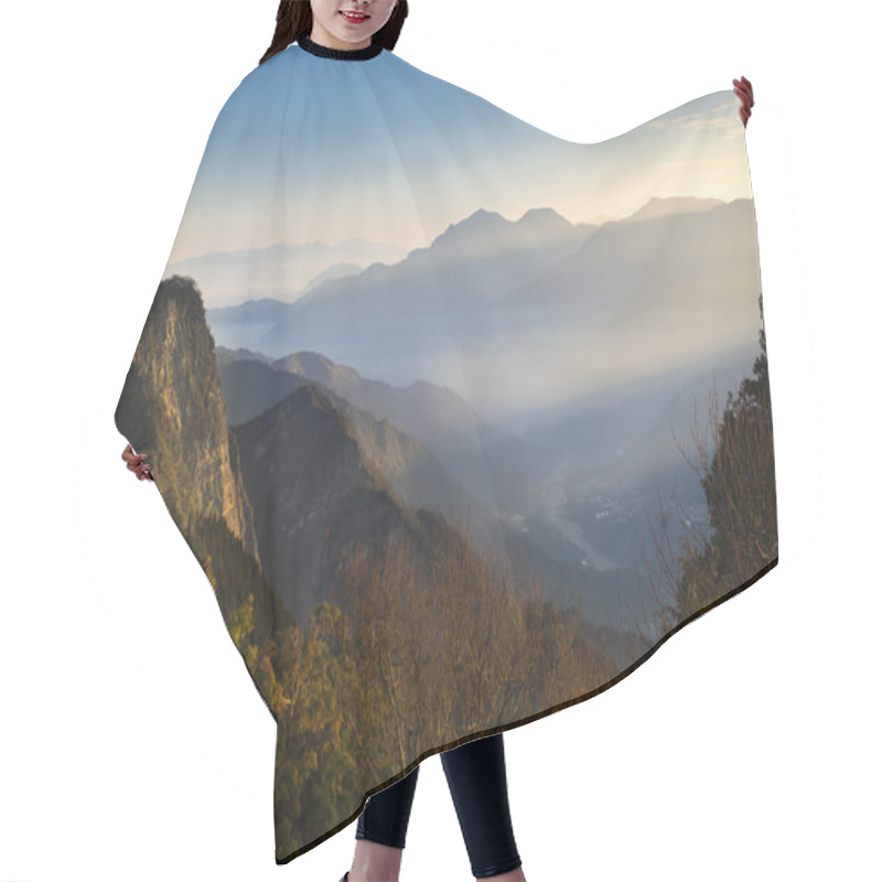 Personality  Beautiful Morning Sunrise With Scene Of Yushan Mounatin Hair Cutting Cape