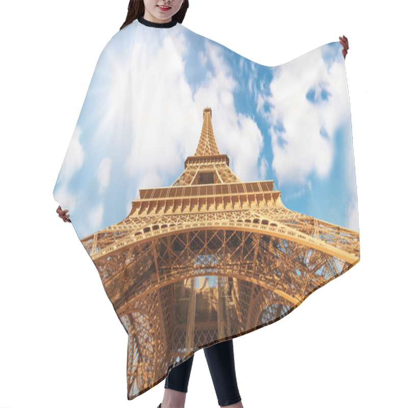 Personality  Paris. Powerful Structure Of Magnificent Eiffel Tower At Sunset Hair Cutting Cape