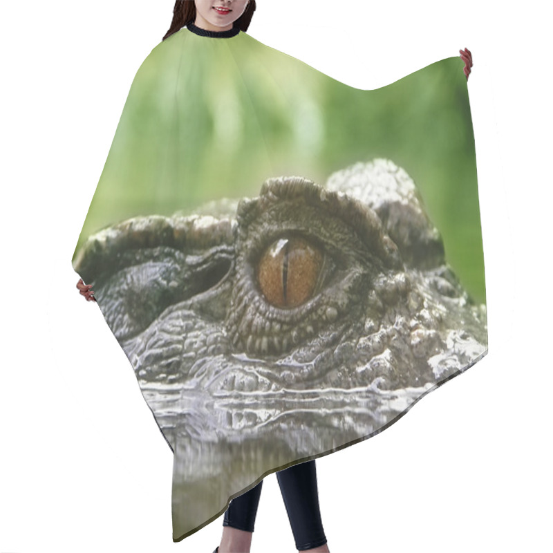 Personality  Close-up Eye Crocodile Hair Cutting Cape