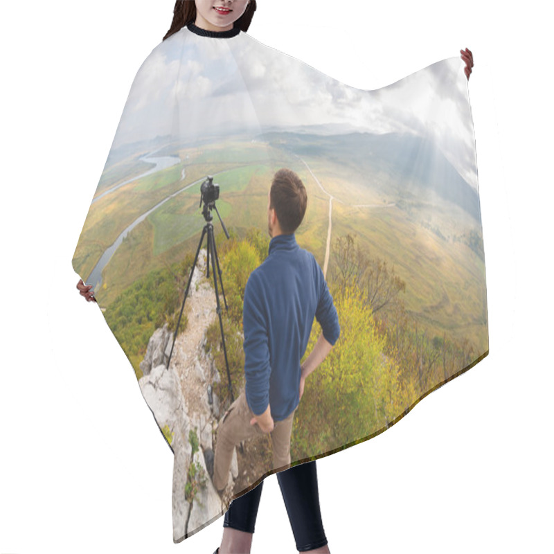 Personality  Photographer On Top Of The Mountain Takes On The Camera Hair Cutting Cape