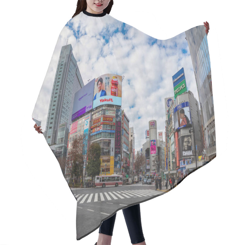 Personality  A Panorama Picture Of The Shibuya Crossing, Taken From The Street Level, In Tokyo. Hair Cutting Cape