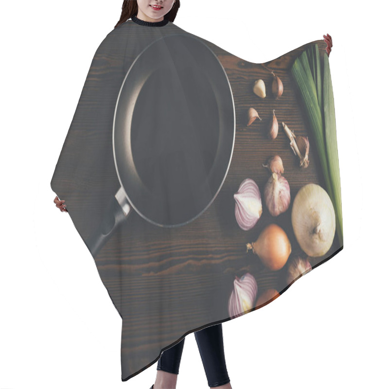 Personality  Empty Pan And Onion With Garlic Hair Cutting Cape