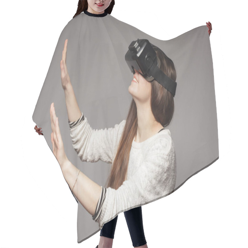 Personality   Girl With Glasses Of Virtual Reality Hair Cutting Cape