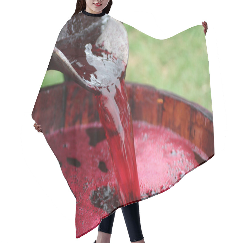 Personality  Making Wine Hair Cutting Cape