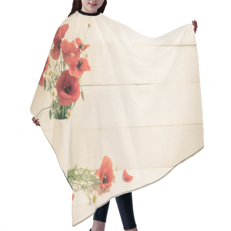 Personality  Poppies And Daisy Bouquet In Vase Hair Cutting Cape