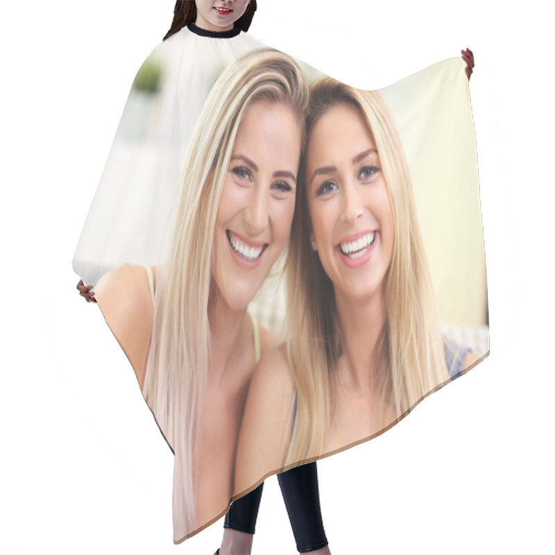 Personality  Beautiful Young Women Chilling At Home Hair Cutting Cape