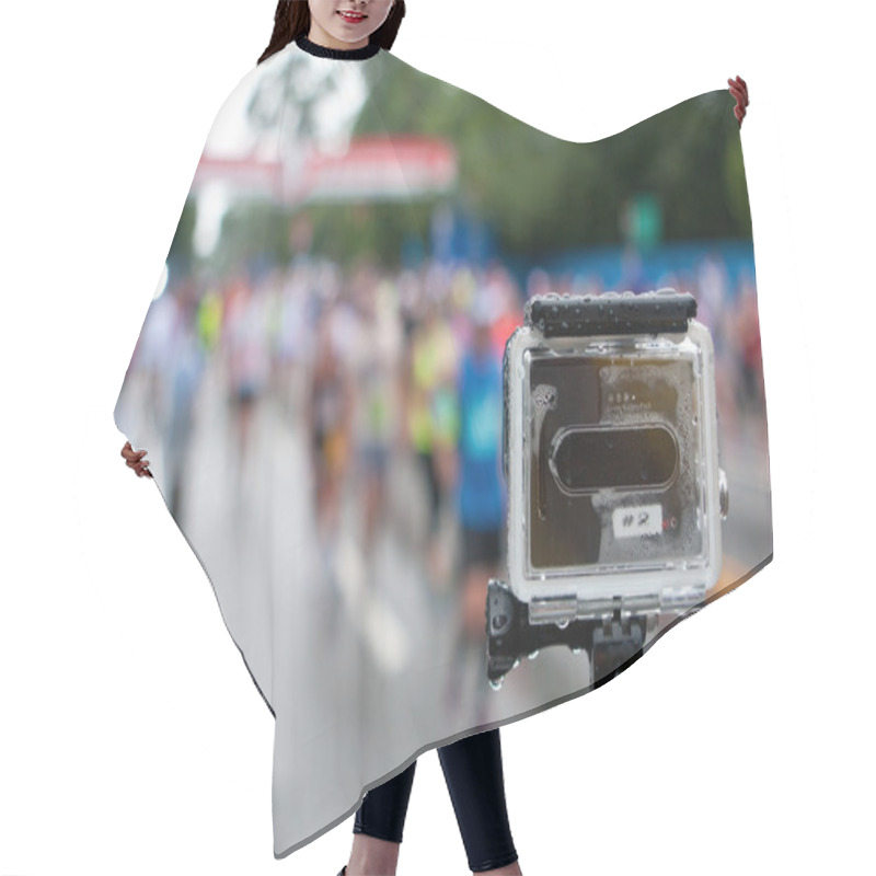 Personality  GoPro Camera Shoots Time-Lapse Of Rainy Peachtree Road Race Hair Cutting Cape