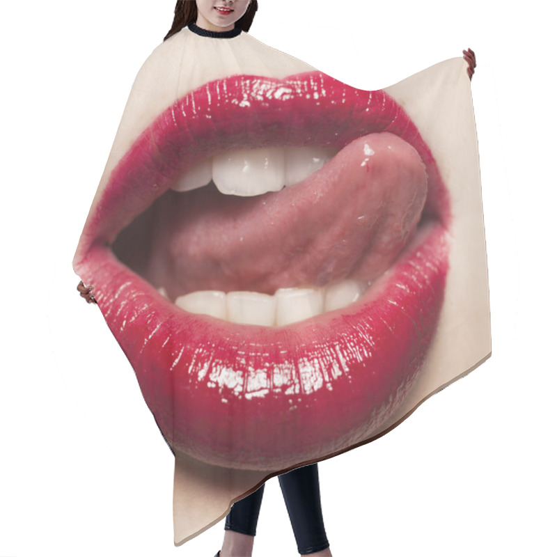 Personality  Glamour Red Gloss Lips Hair Cutting Cape