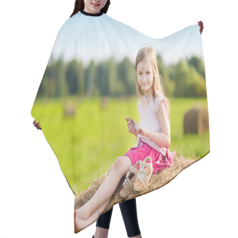 Personality  Adorable Girl In Wheat Field Hair Cutting Cape