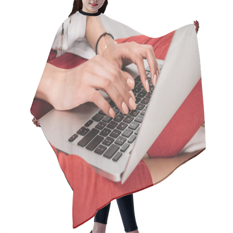 Personality  Young Woman Working On Laptop Hair Cutting Cape