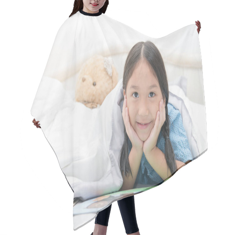 Personality  Cute Girl Reading Fairy Tales On Bed Hair Cutting Cape