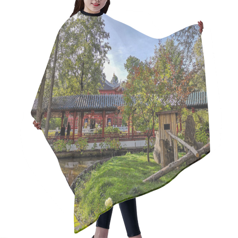 Personality  September 2018 - Brugelette, Belgium: The Authentic Chinese Garden Home To The Panda's In The Wildlife Park Pairi Daiza, With Traditional Architecture Hair Cutting Cape