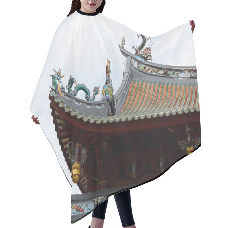 Personality  Ornate Asian Temple Roofline Hair Cutting Cape